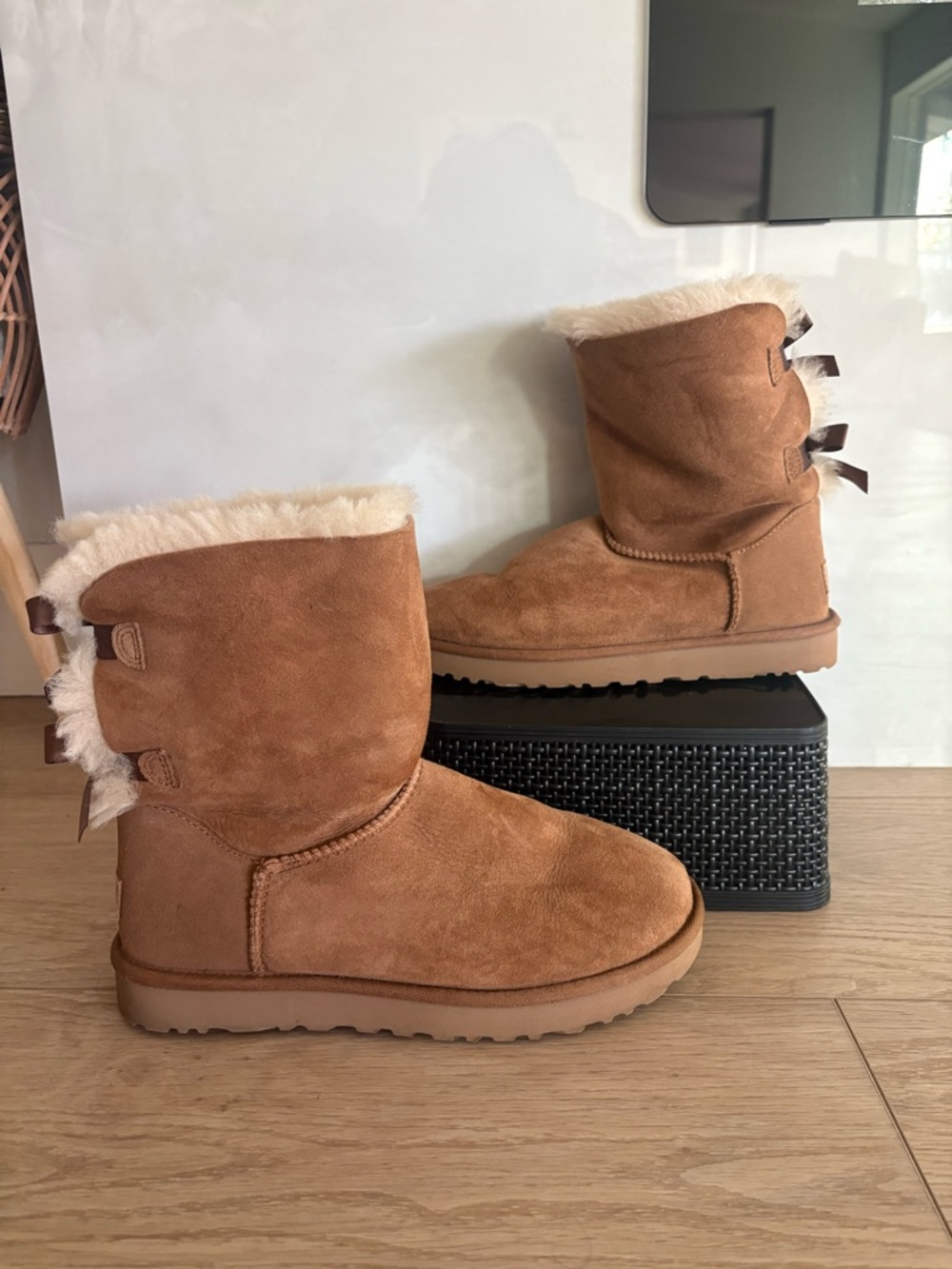 Ugg Women’s Boots Size 9US  Bailey BowII Chestnut